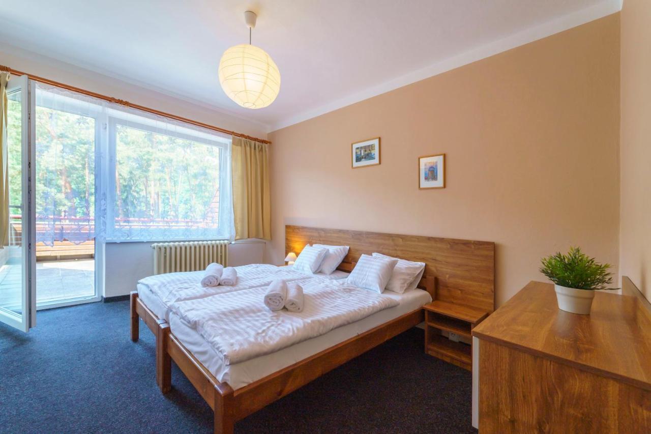 Hotel Hladina Nebrich Kültér fotó
