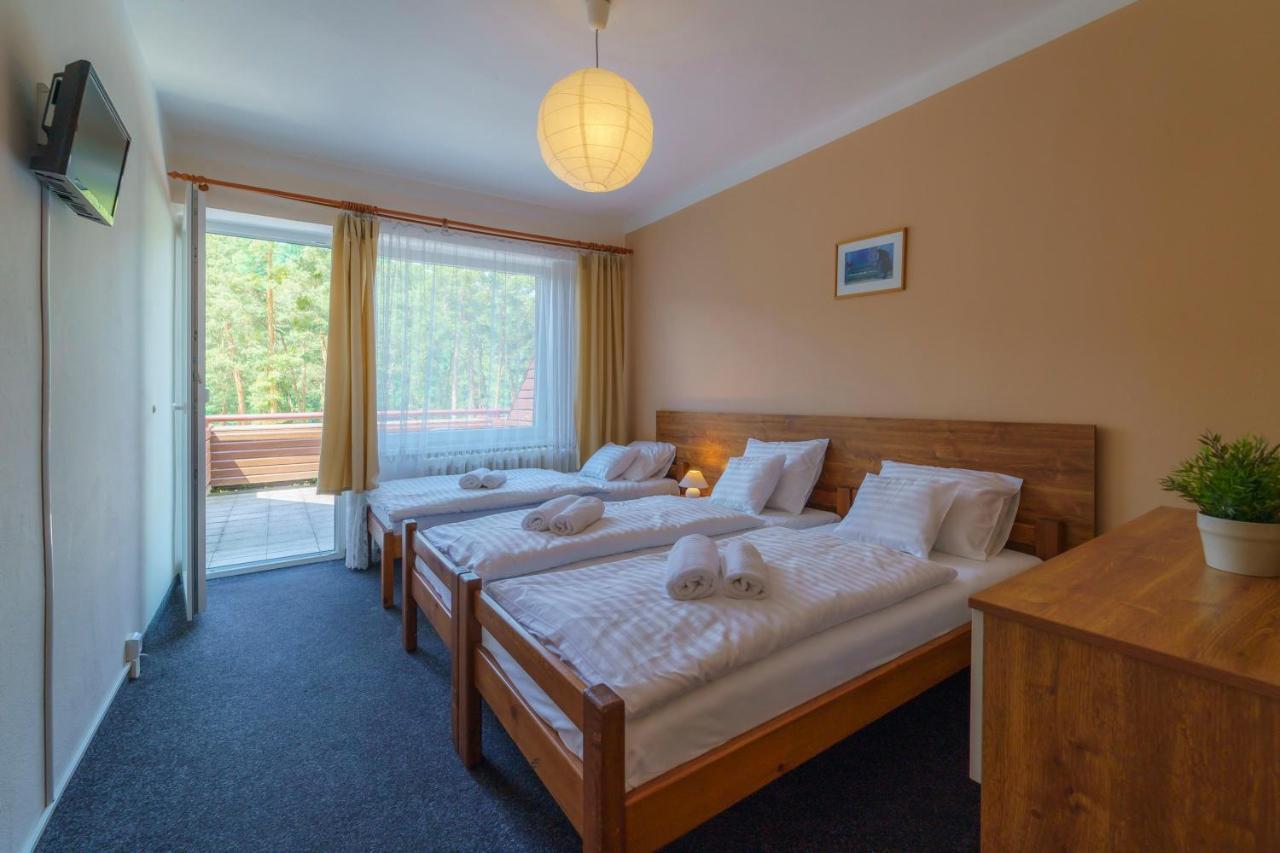 Hotel Hladina Nebrich Kültér fotó