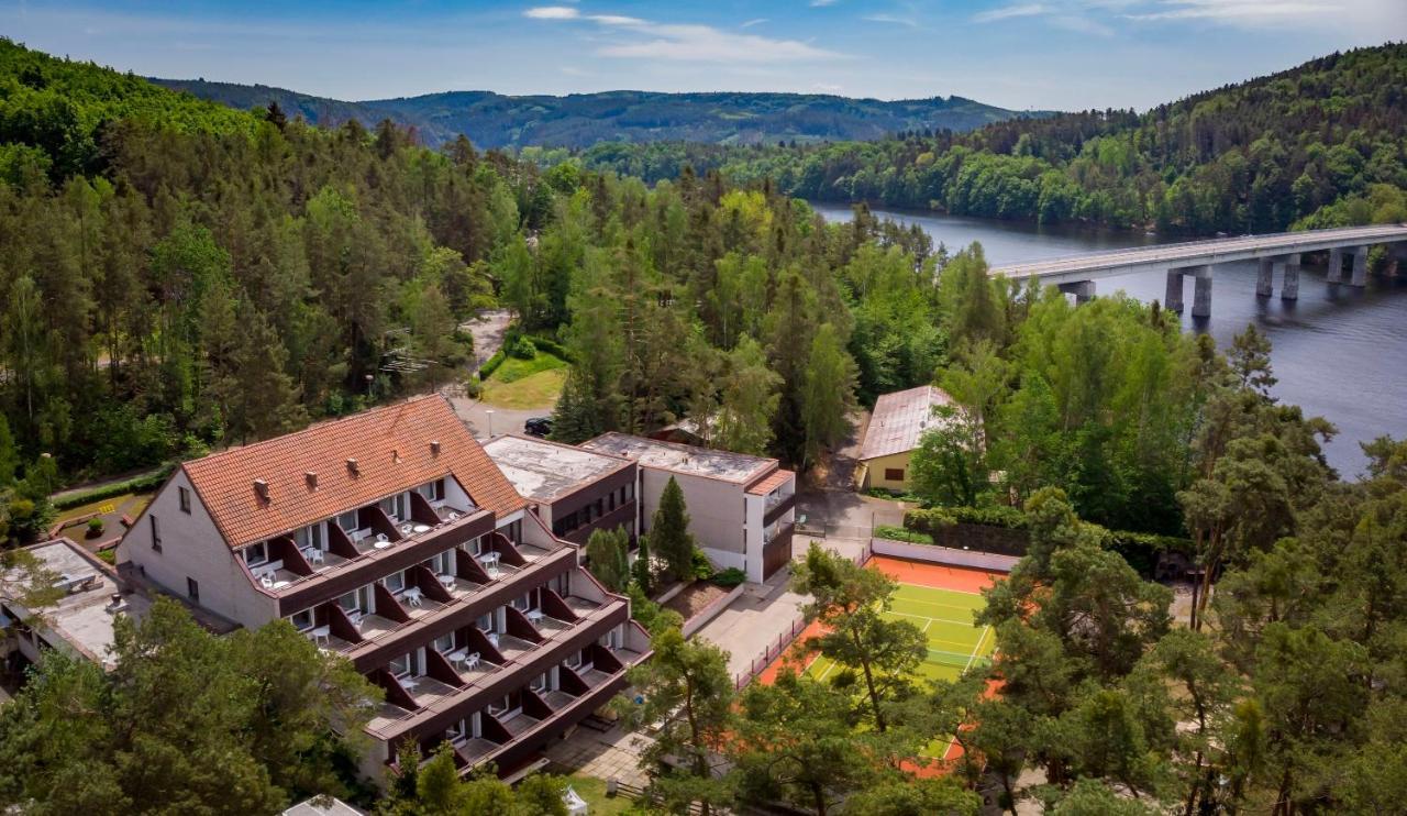 Hotel Hladina Nebrich Kültér fotó