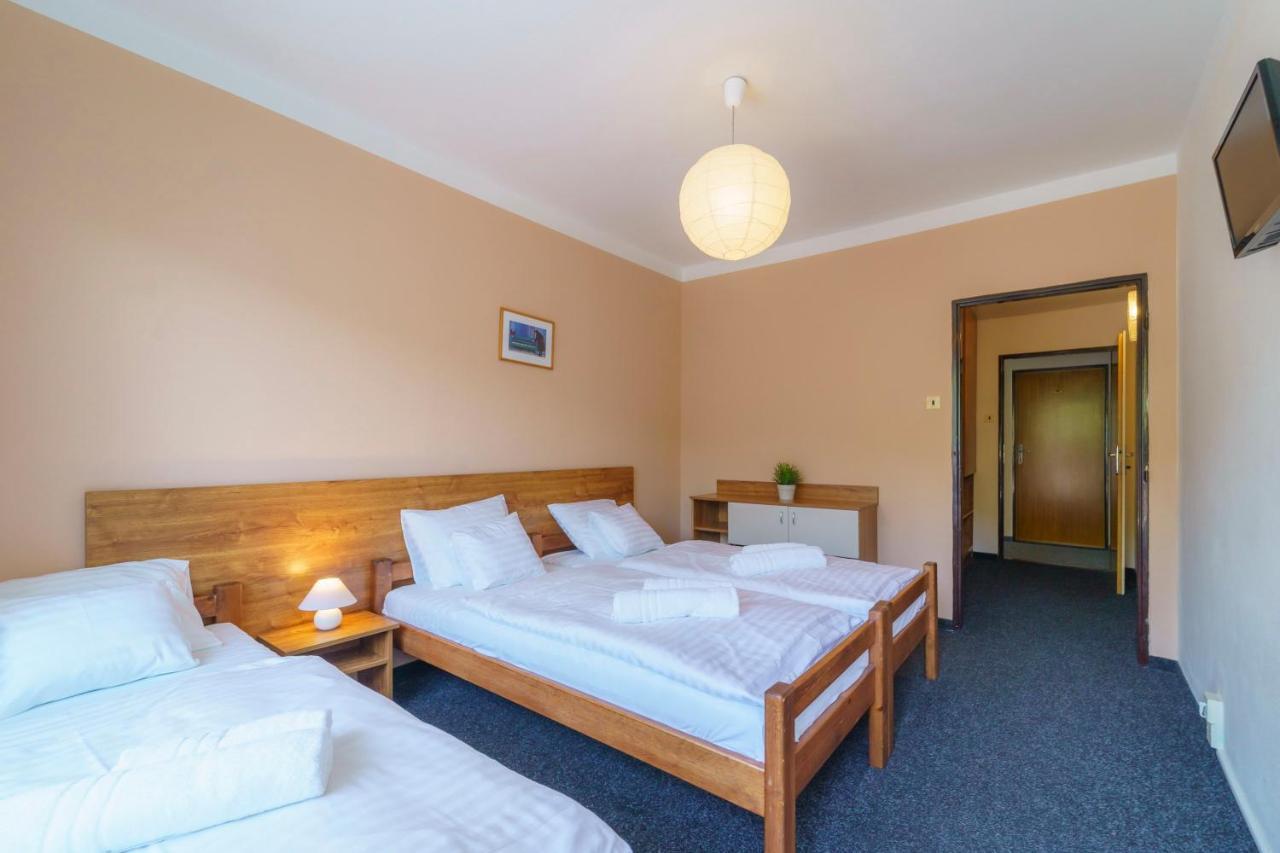 Hotel Hladina Nebrich Kültér fotó