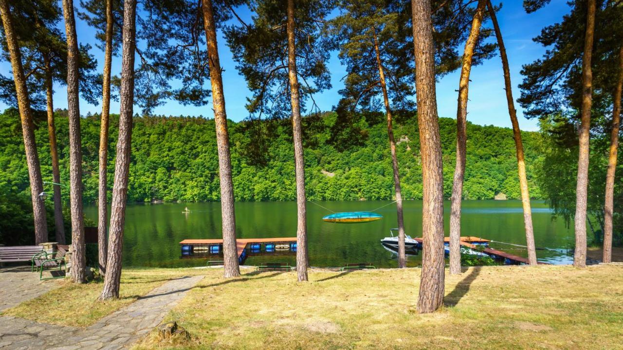 Hotel Hladina Nebrich Kültér fotó
