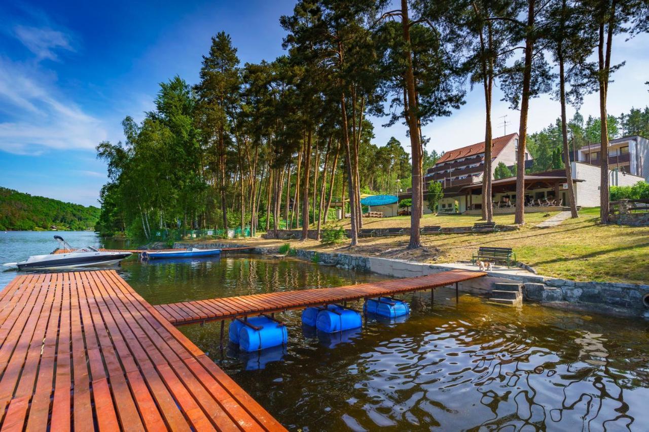 Hotel Hladina Nebrich Kültér fotó